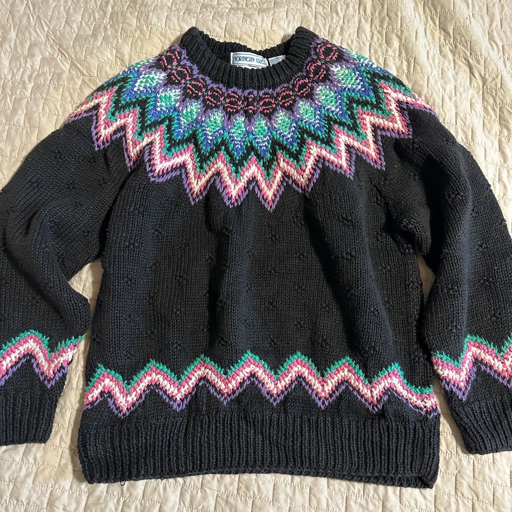 Vtg 90s Northern Isle Sweater hand knit womans S embroidered diamond pattern